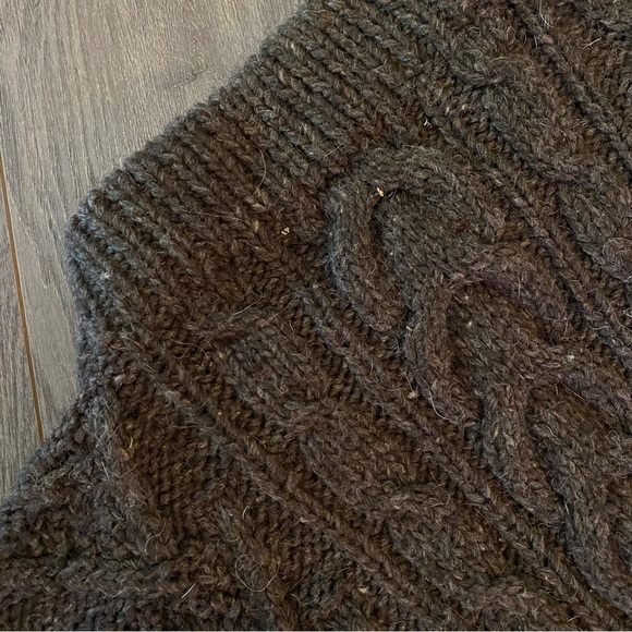 Buffalo Imports Trading Co wool cable knit sweater Athabasca AB. Canada handmade - Picture 12 of 15